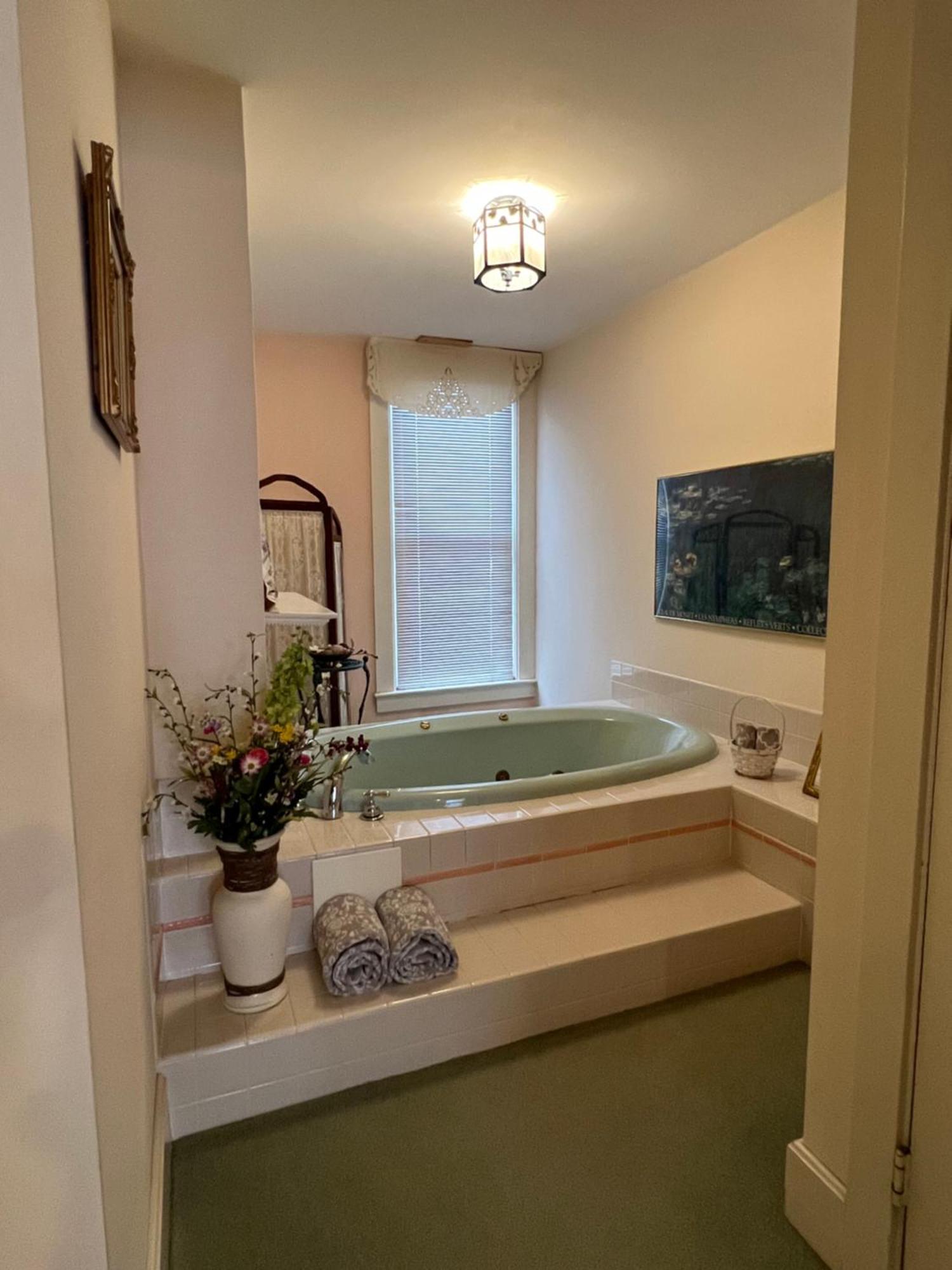 مبيت وإفطار خليج مورو Astor House المظهر الخارجي الصورة