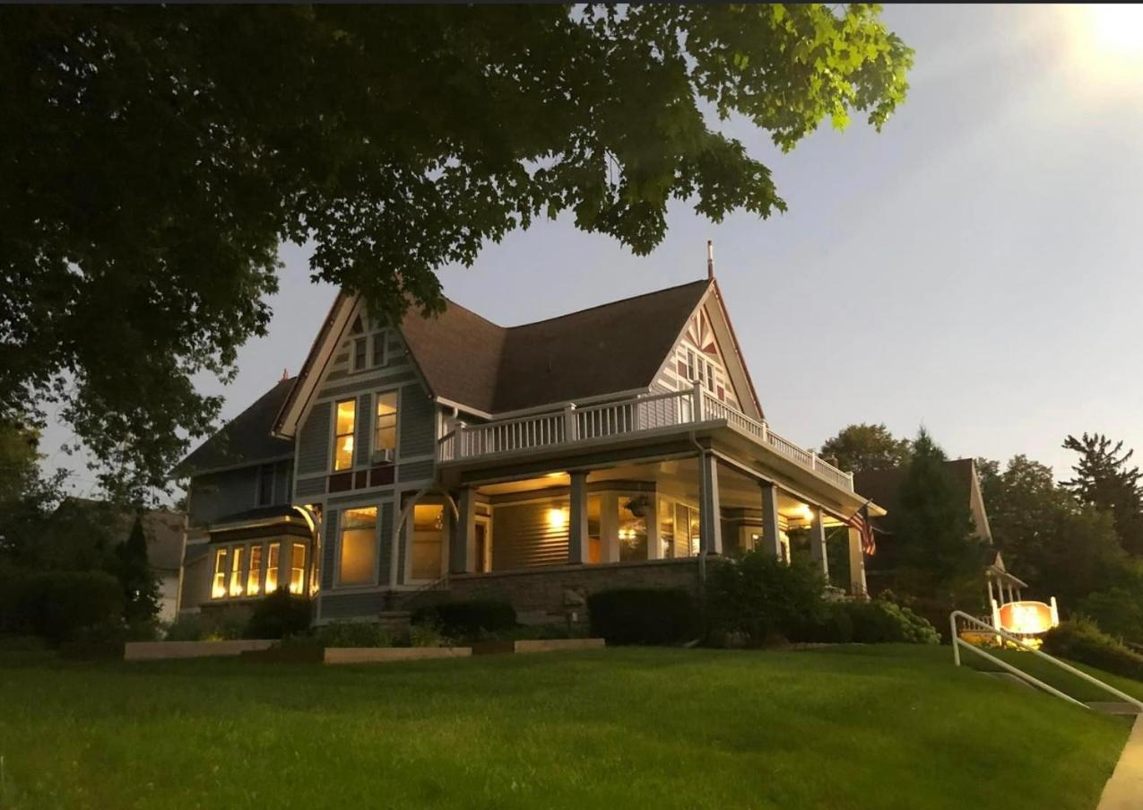 مبيت وإفطار خليج مورو Astor House المظهر الخارجي الصورة