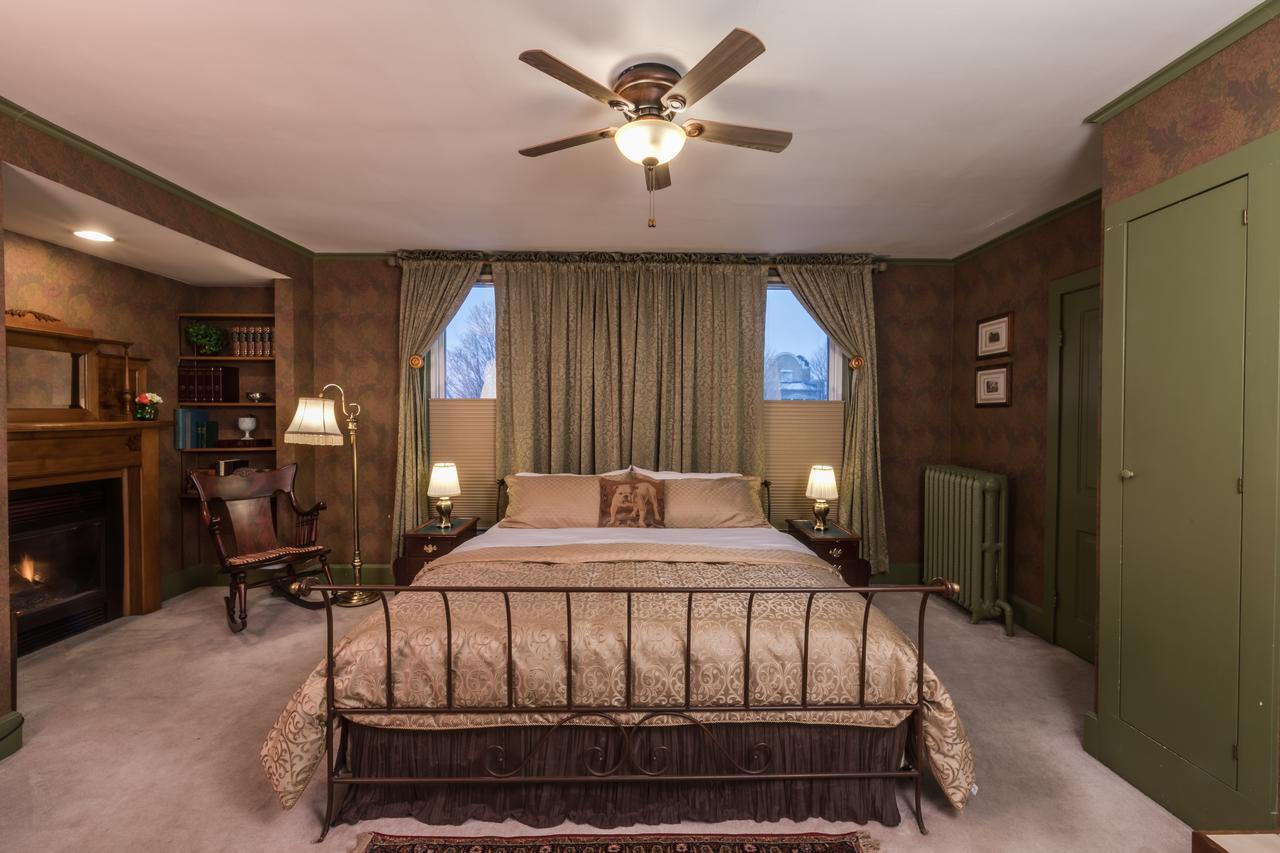 مبيت وإفطار خليج مورو Astor House المظهر الخارجي الصورة
